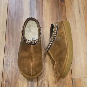 UGG Tasman Suede Slip-On Shoes / slippers